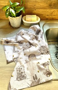 Bee’s & Hives Chef Towel || Nature Inspired Kitchen Towel