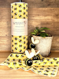 Bee’s On Honeycomb Paperless Towels || 12 Unpaper Towels w/Bee print || Washable Bee Baby Wipes || Bee Towelettes 12x12 Sheets