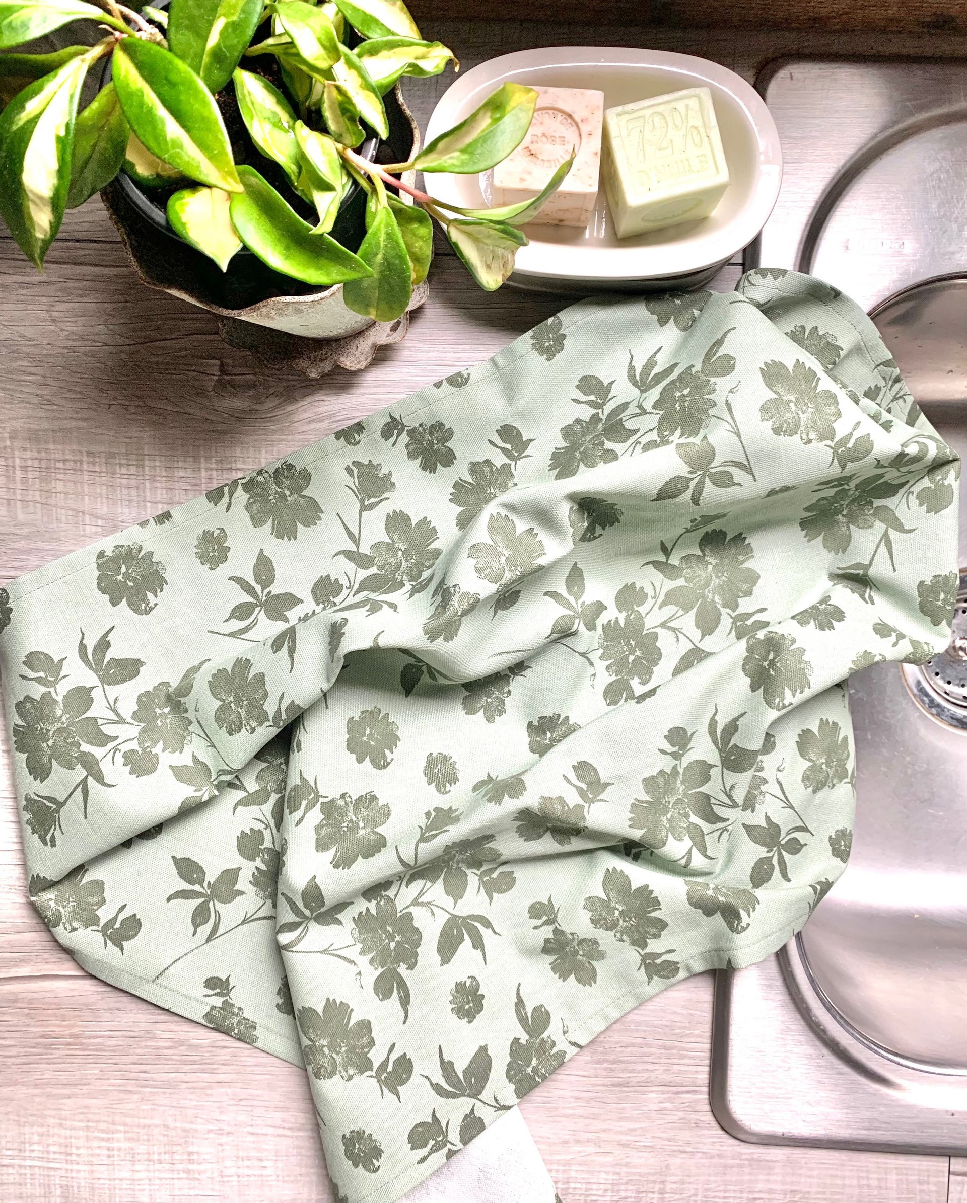 Green FloralChef Towel || Nature Inspired Kitchen Towel