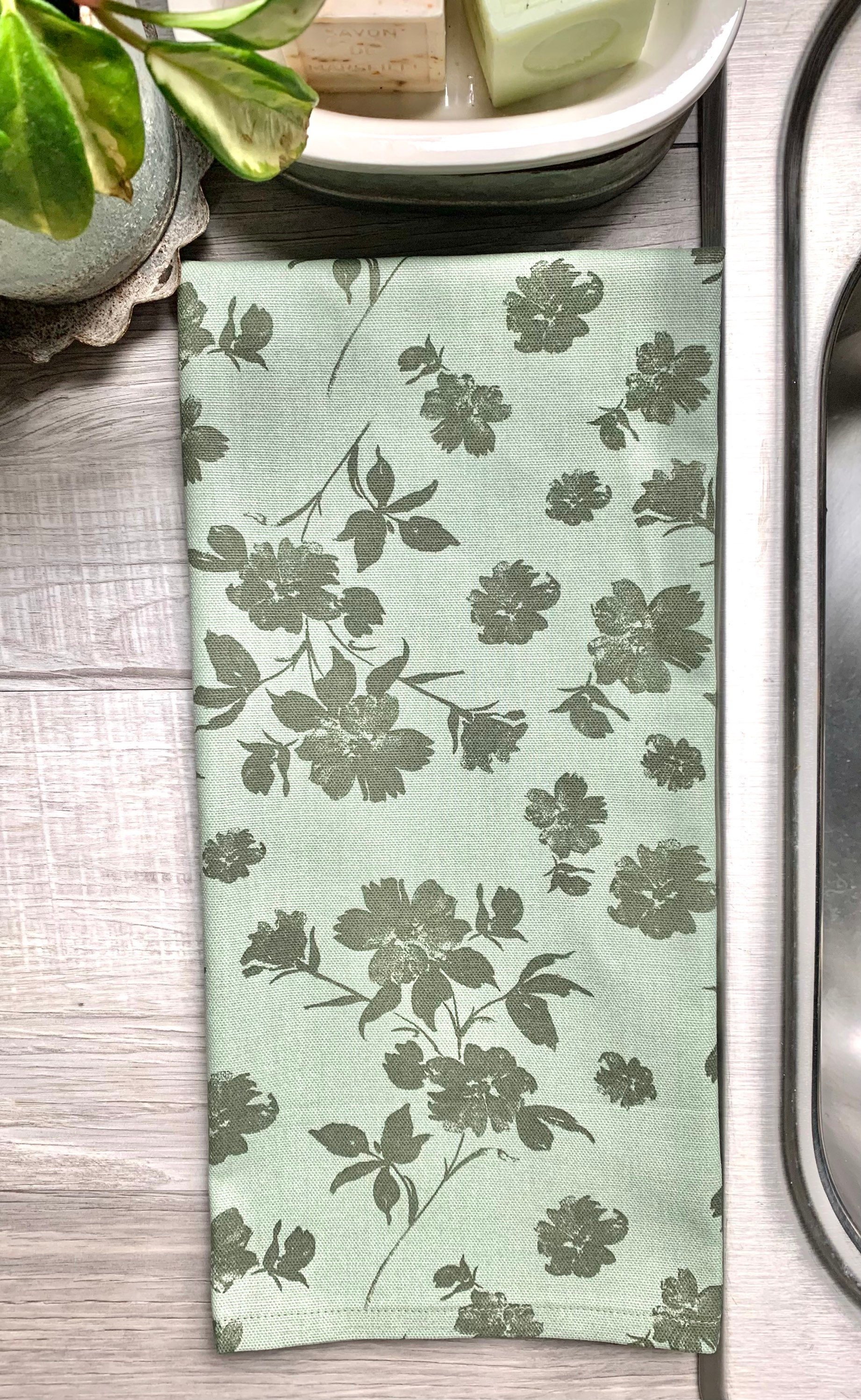 Green FloralChef Towel || Nature Inspired Kitchen Towel