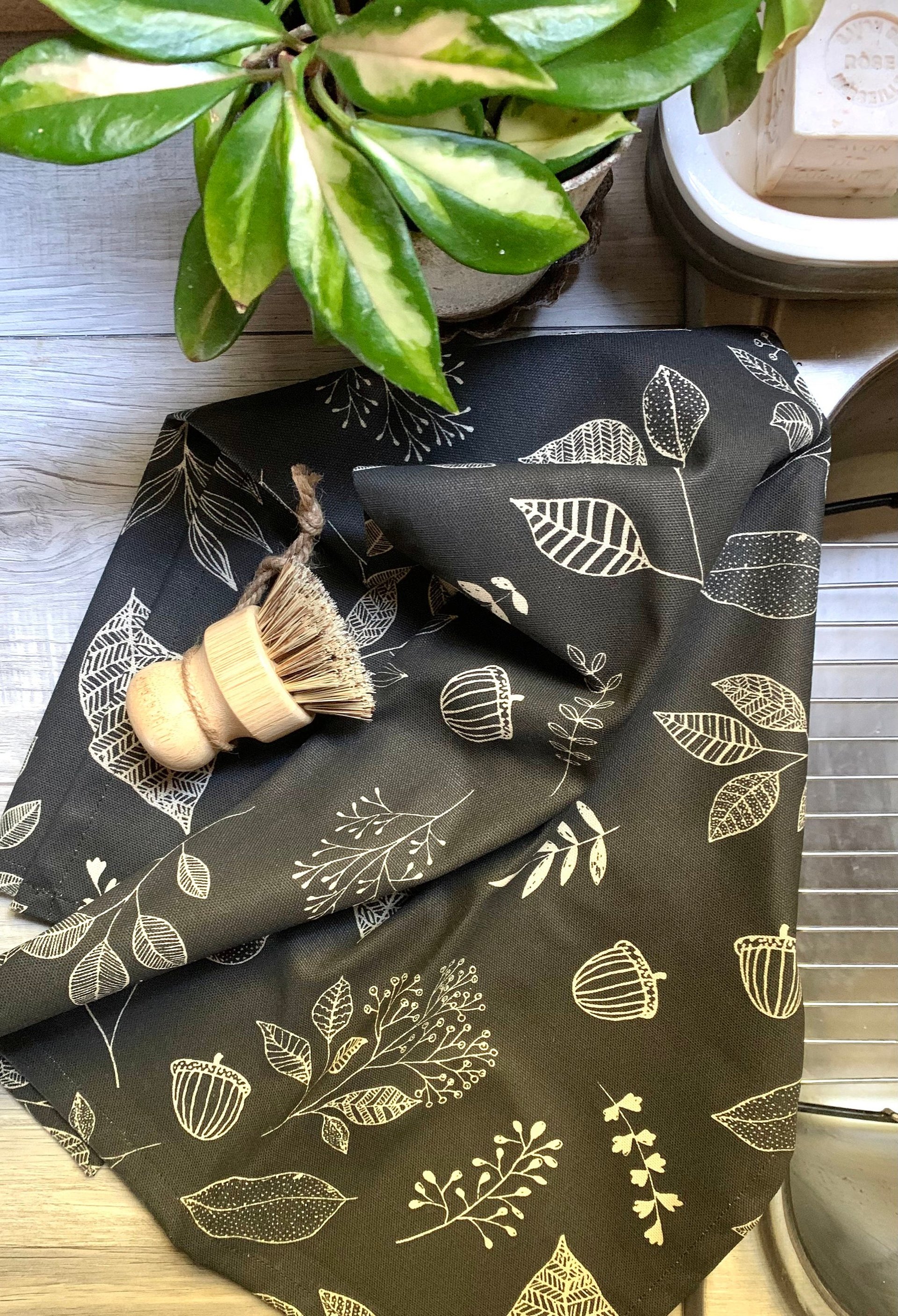 Leaves•Sprigs&Acorns on Black Chef Towel || Nature Inspired Kitchen Towel