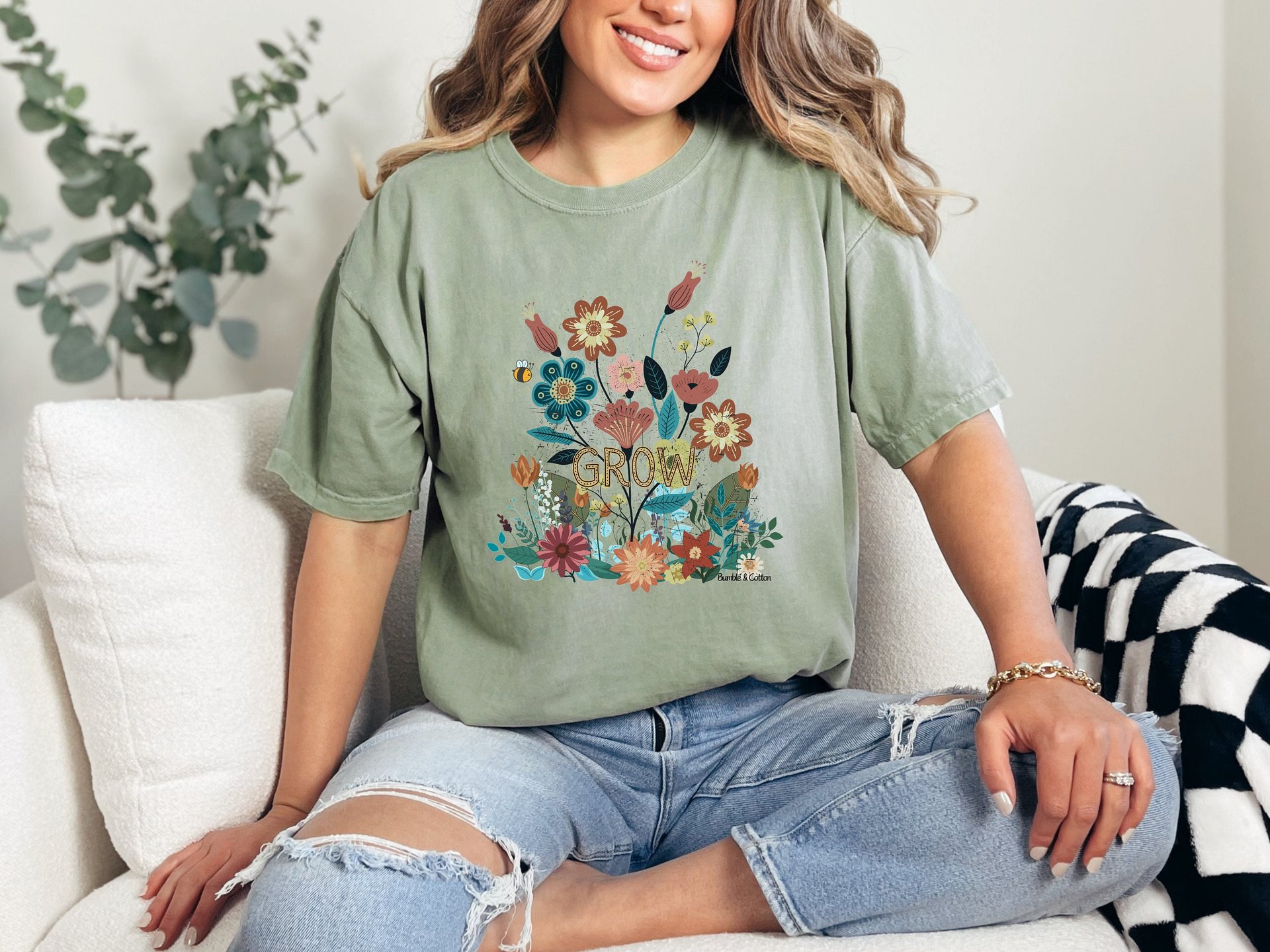 GROW Unisex Flower T-shirt || Boho Vintage Wildflower Tee || Cottagecore Tee Shirt Gift