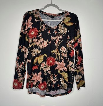 Floral&Black Sweater  мє∂-ℓαяgє