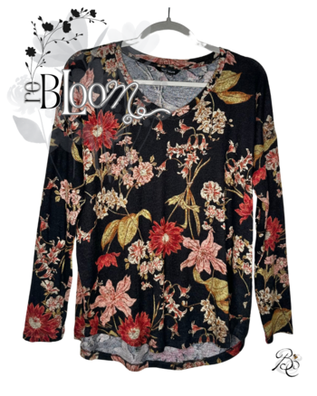 Floral&Black Sweater  мє∂-ℓαяgє
